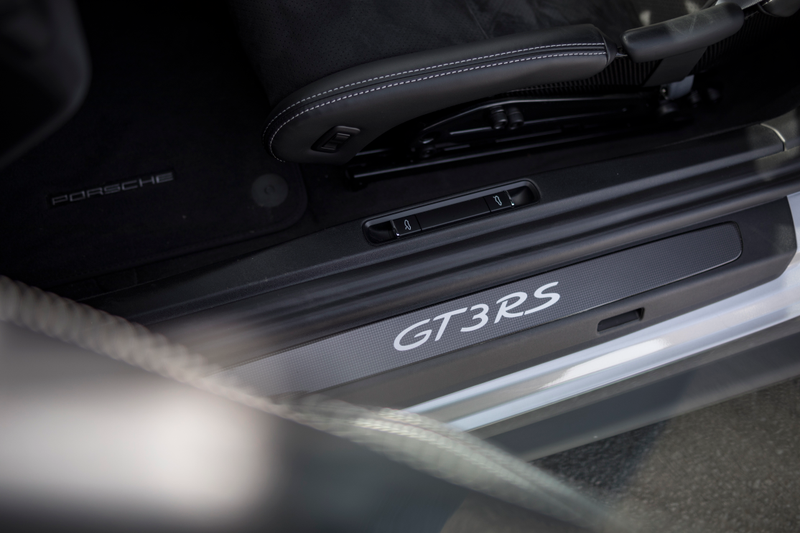 Illustration for article titled Put These Very Good 2019 Porsche 911 GT3 RS Photos In Your Life